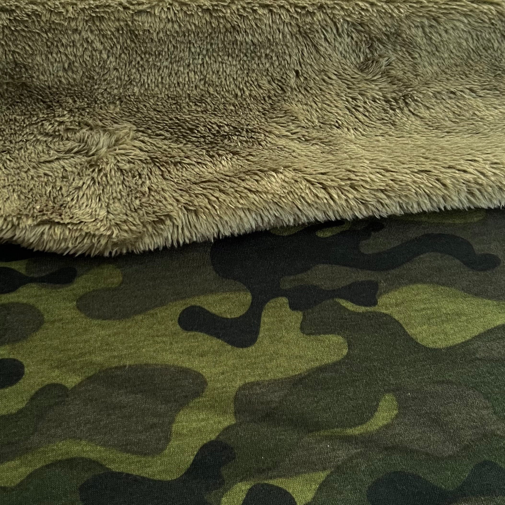 Jersey Corderito Camuflado Verde