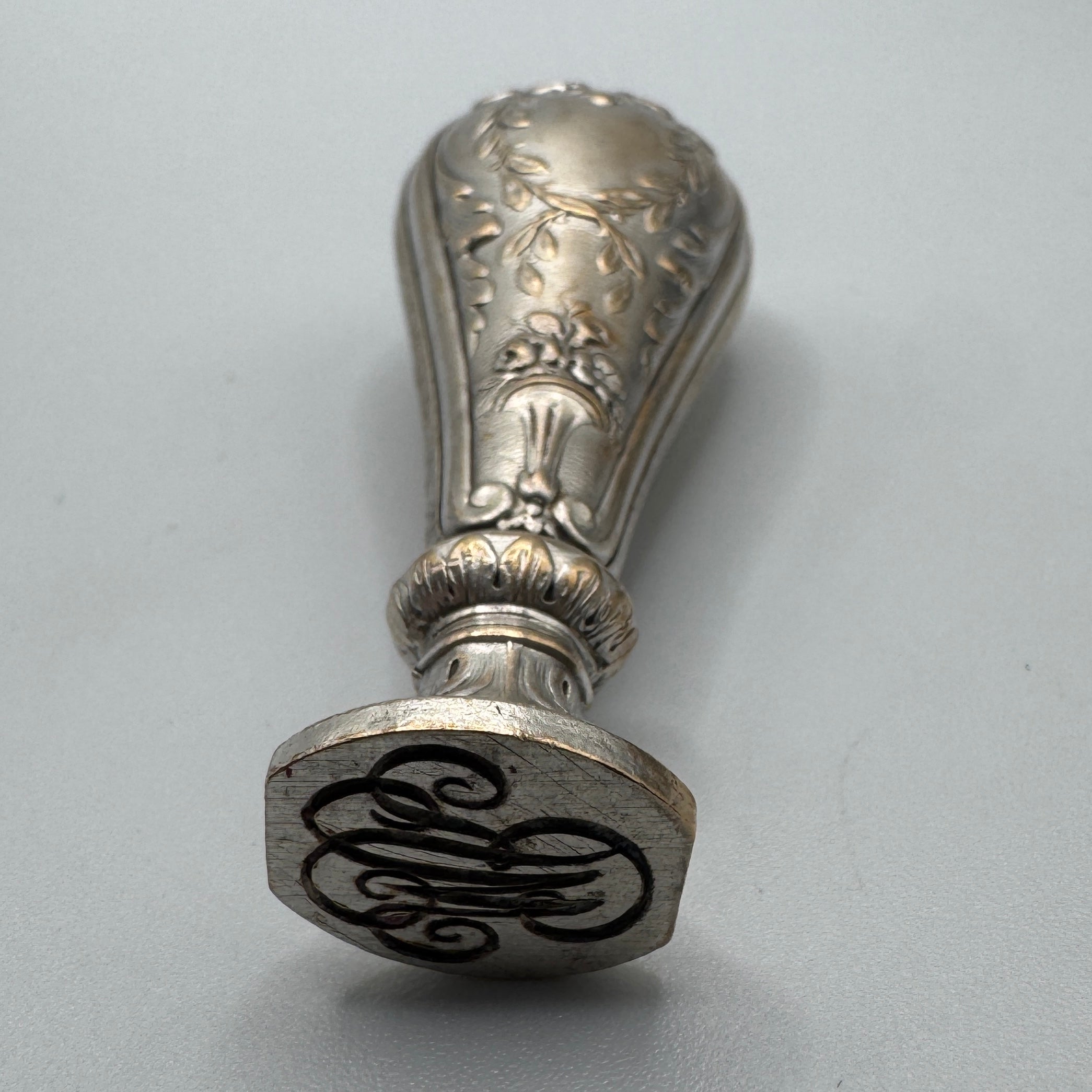 Cachet Sceau ancien monogrammé - métal argenté