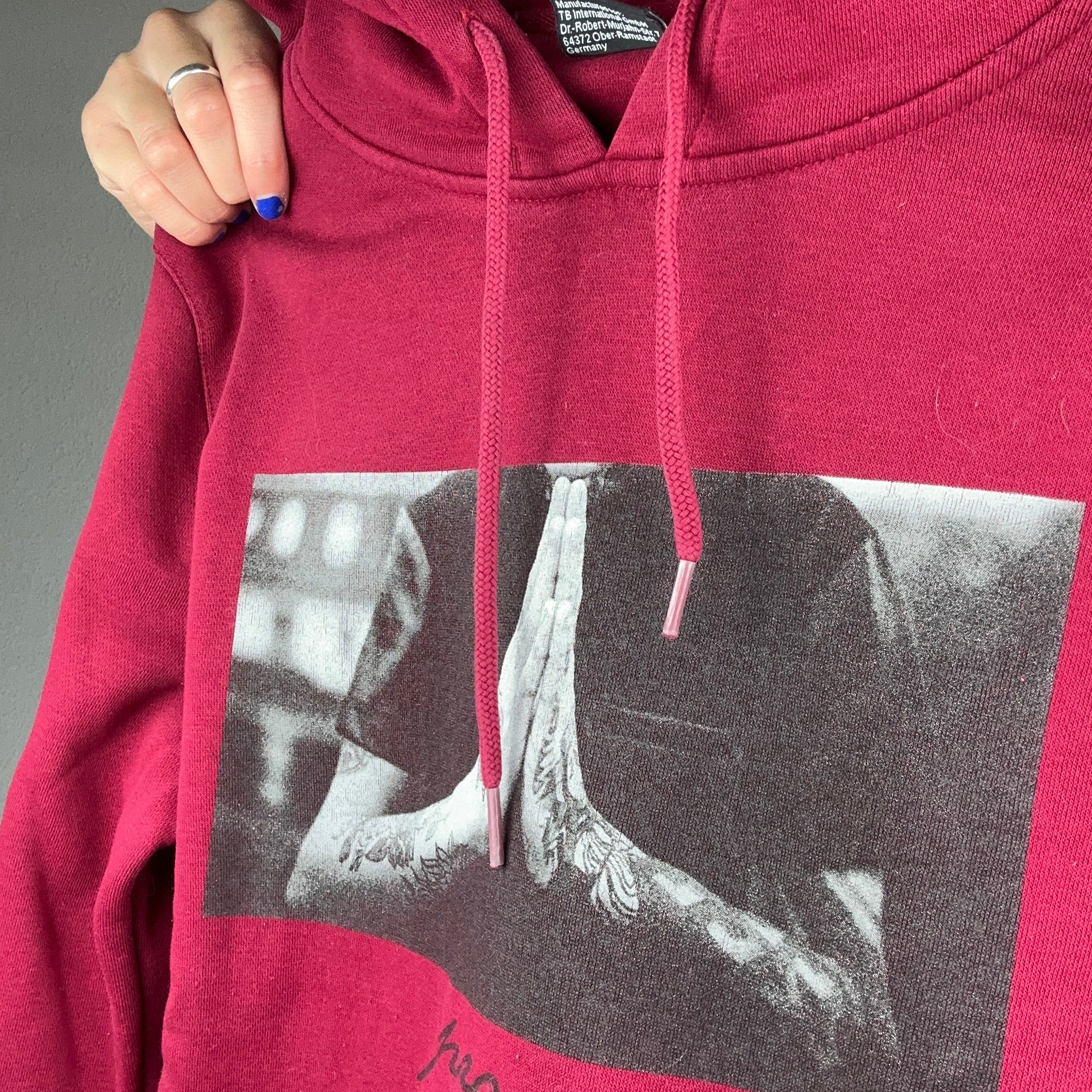 Red Mister Tee Hoodie with front Print | Bern