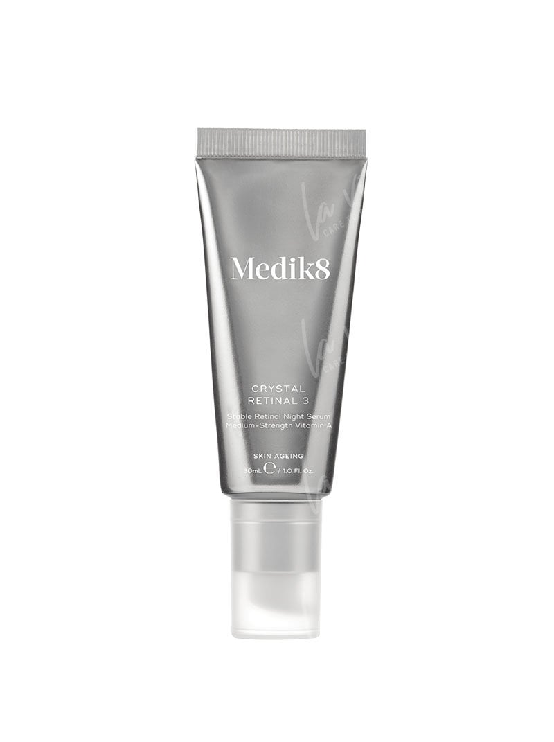 Medik8-Crystal-retinal-3-Stabilne-serum-na-noc-o-sredniej-mocy-z-aldehydem-retinowym-30ml