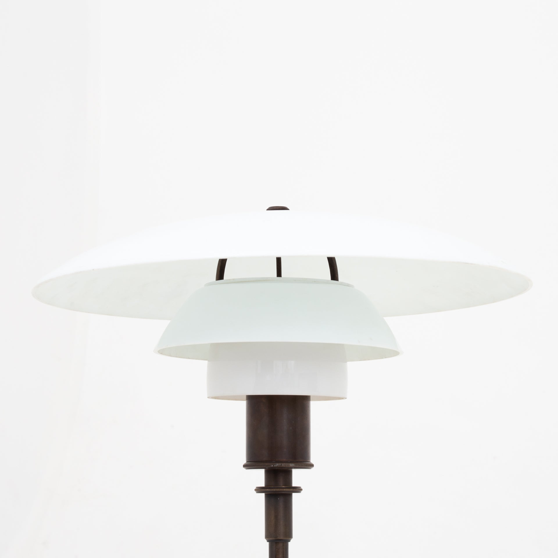PH 4/3 - Bordlampe i bruneret messing