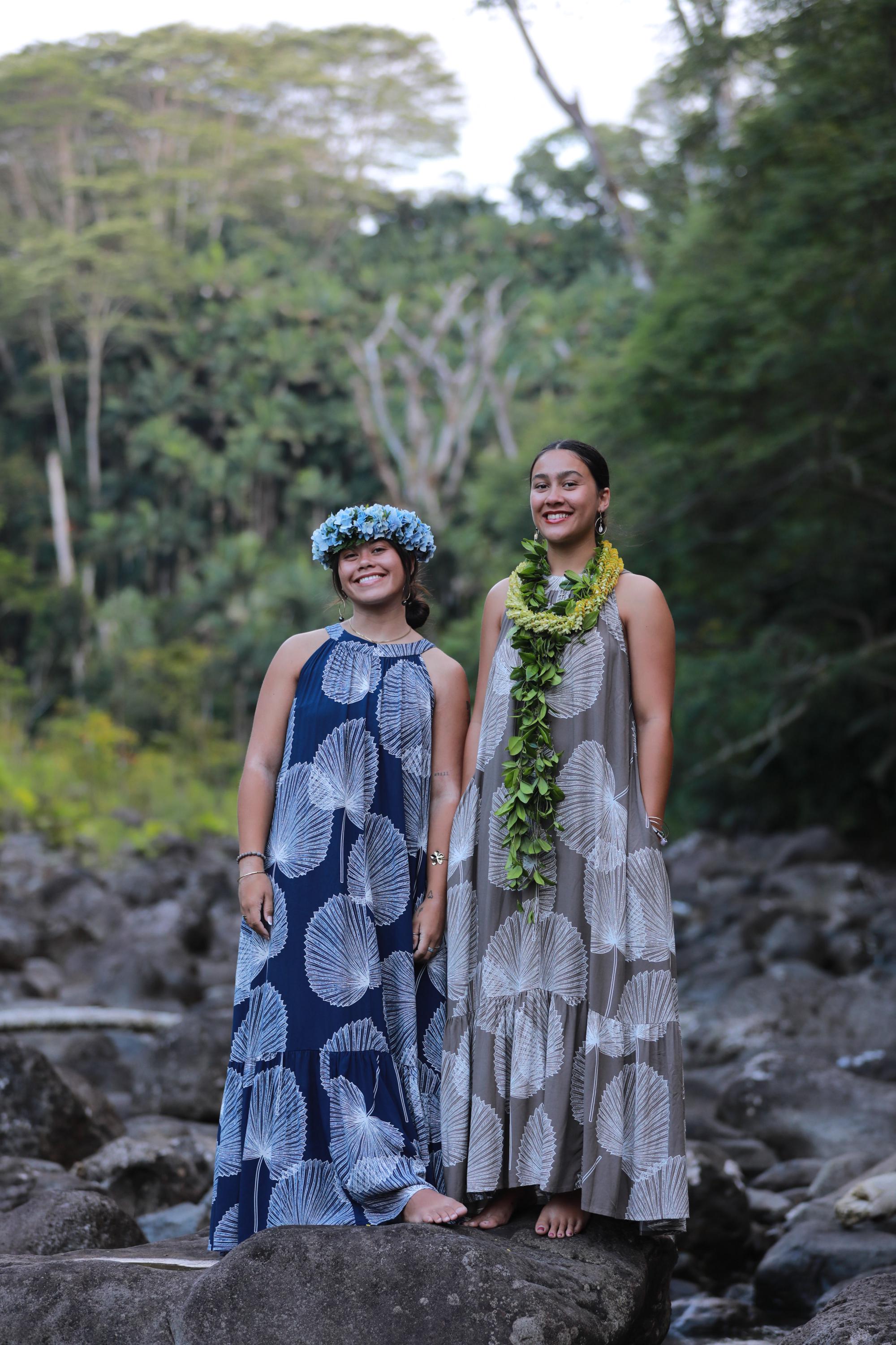 Flowy Rayon Hawaiian Maxi Dress: Tropical Leaf Print Resortwear Plus Size  Avaialble