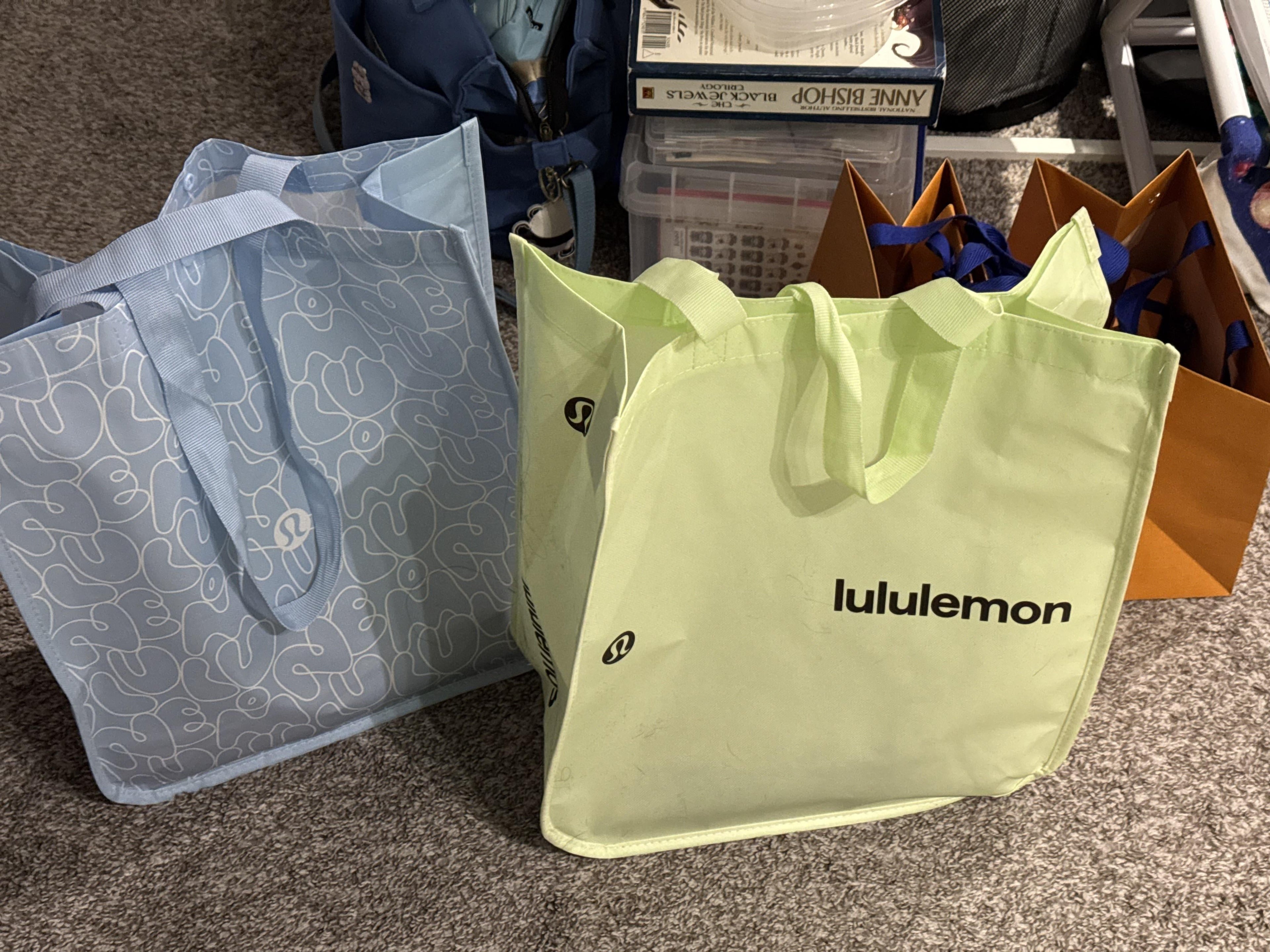 New shopper bags alert! But they said only in selected stores starting  February 15. : r/lululemon