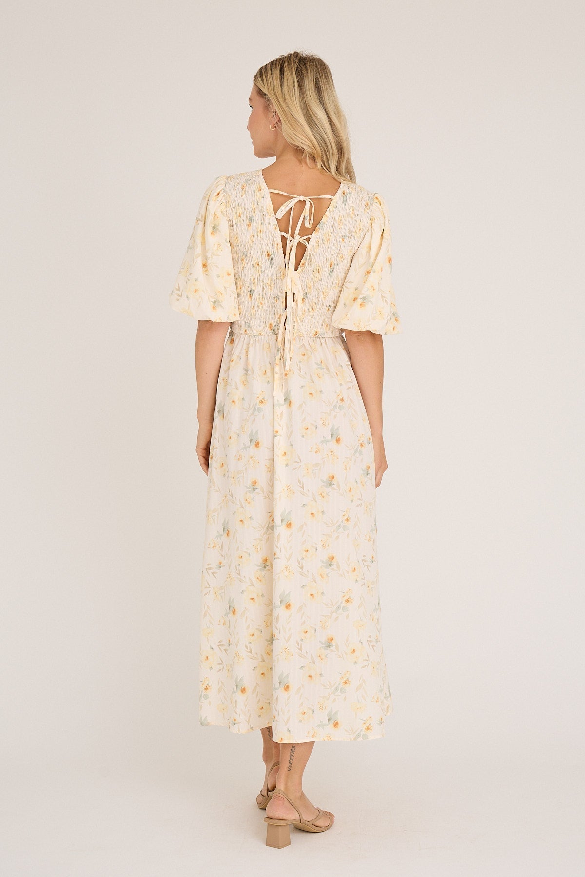 Tabita Dress Sand/Yellow | Kjoler | Smuk